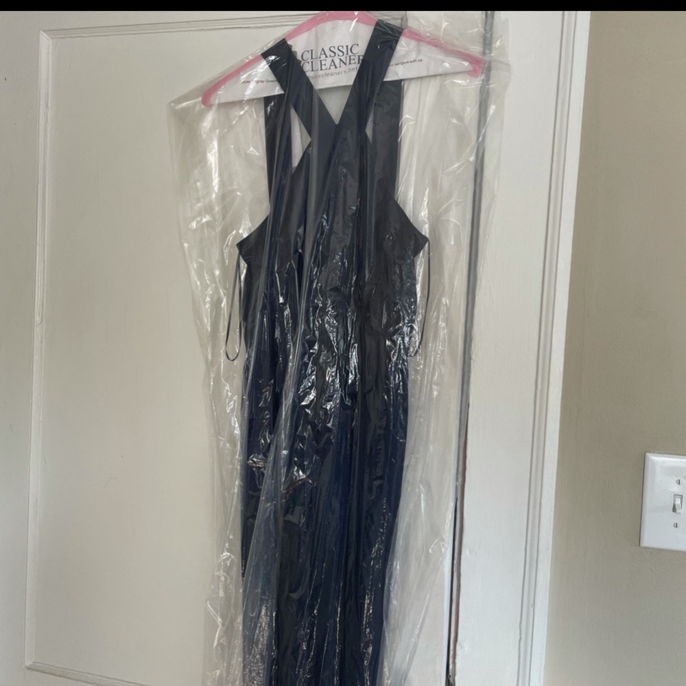 Elegant Navy Blue Evening Gown - Picture 5 of 7